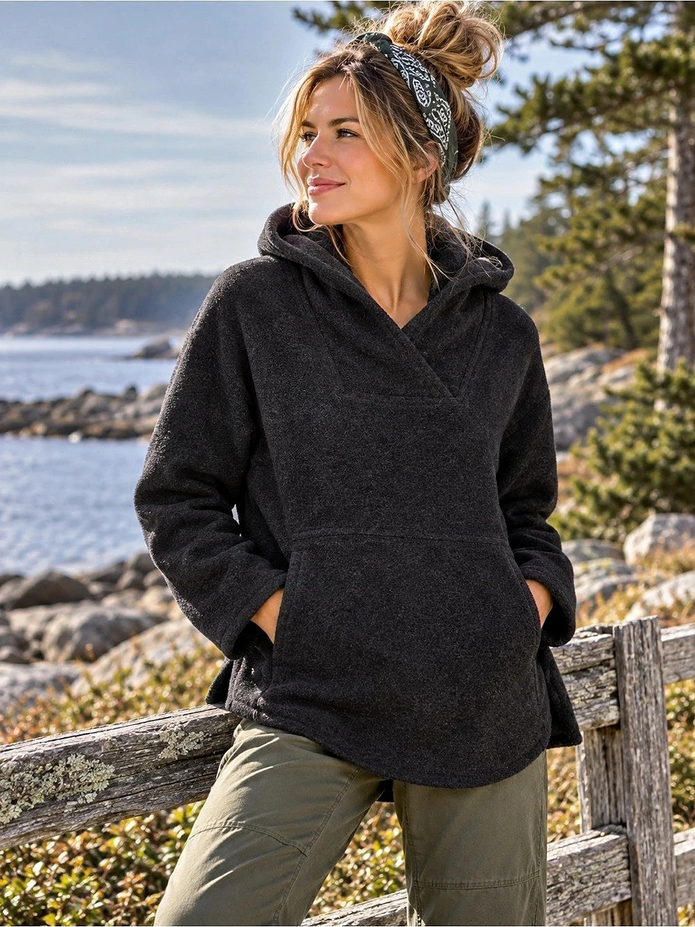L.L.Bean Vintage 80% Wool Blend Hooded Pullover Size Women’s Medium